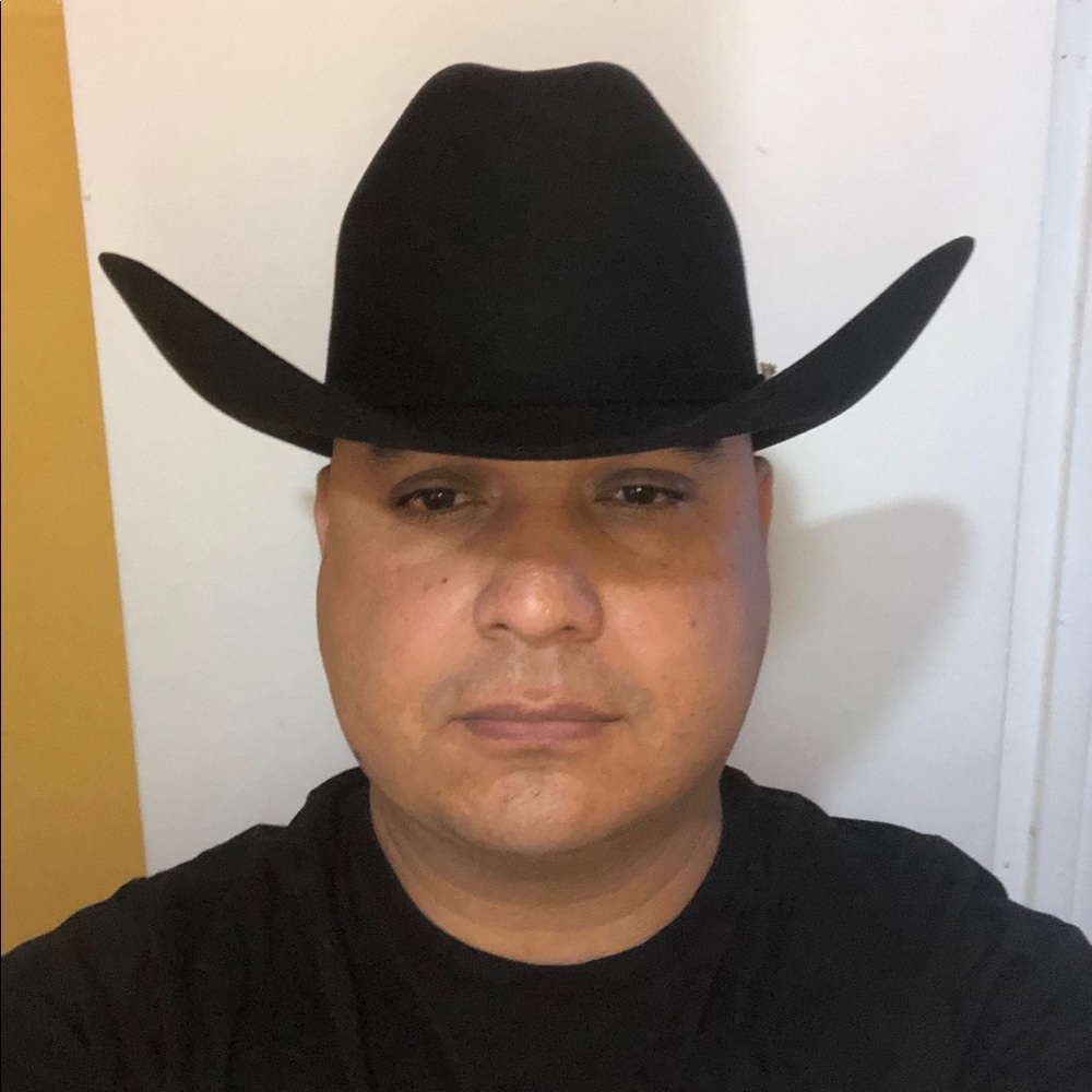 Meet your Posher, Rogelio